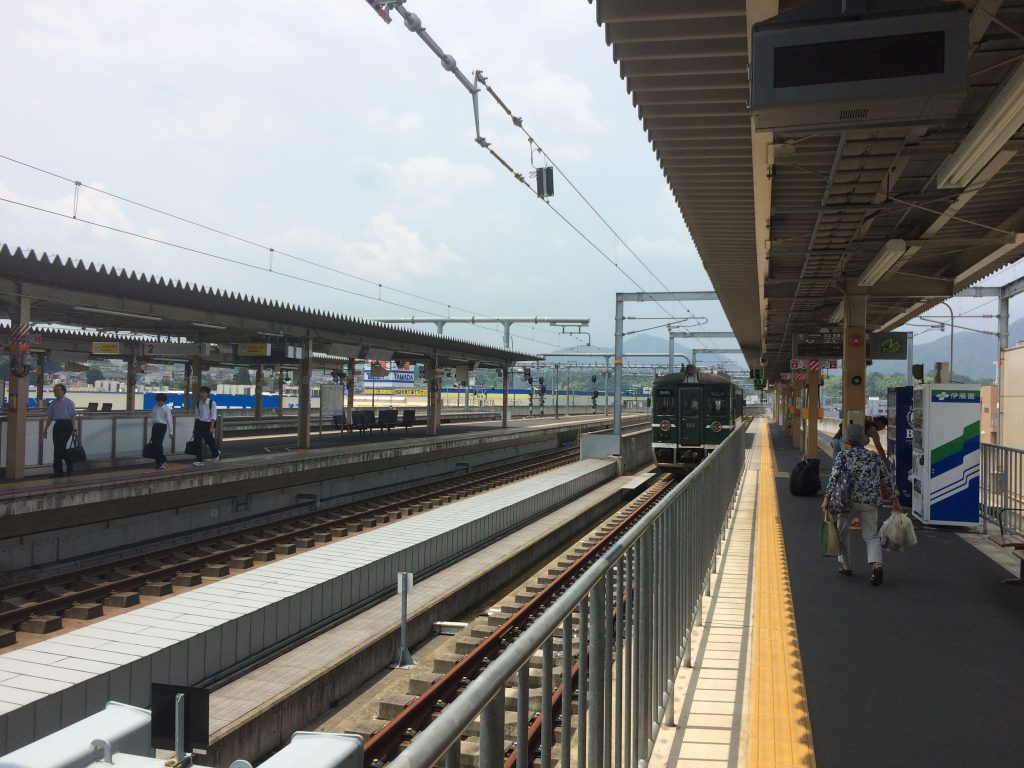 福知山駅で丹鉄宮福線に乗り換えます。駅員さんがすごく親切でした。
