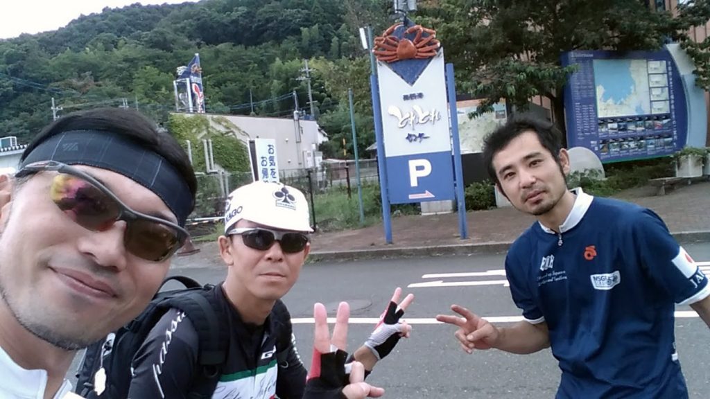 カニさんの前で記念撮影！木原さんは輪行で無事大阪に戻られました(^^)そして僕ら2人は自走で帰宅(笑)